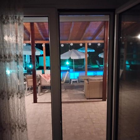 Maria Lemoni Swimming Pool Apartment Néa Szkióni Kültér fotó