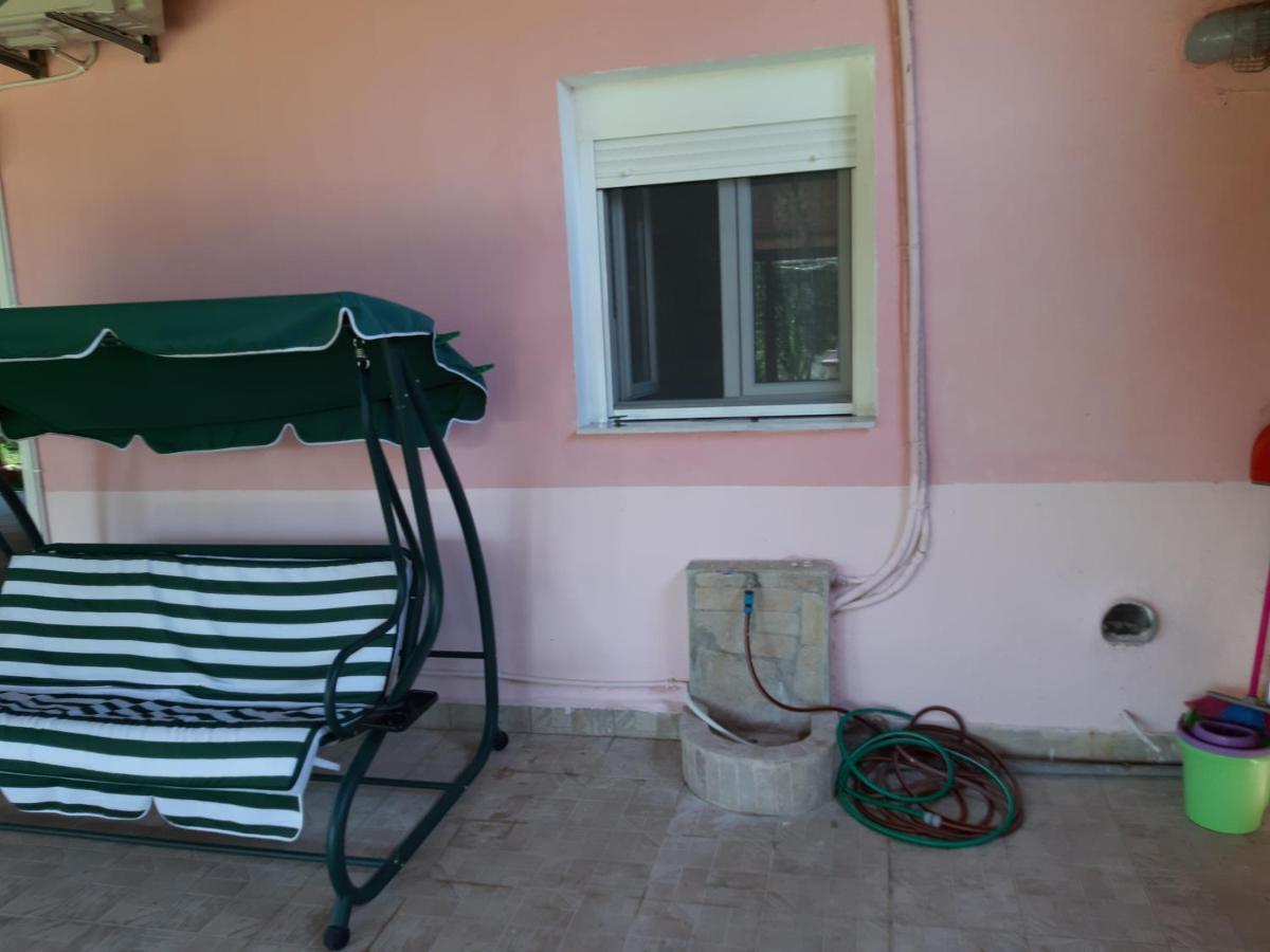 Maria Lemoni Swimming Pool Apartment Néa Szkióni Kültér fotó