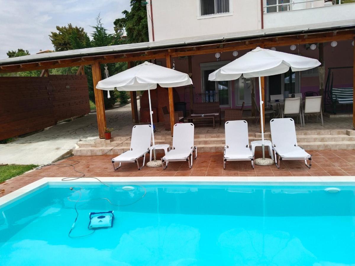 Maria Lemoni Swimming Pool Apartment Néa Szkióni Kültér fotó
